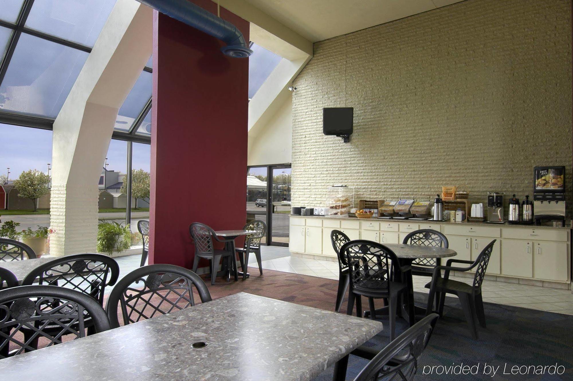 Red Roof Inn & Suites Cleveland - Elyria Exteriér fotografie